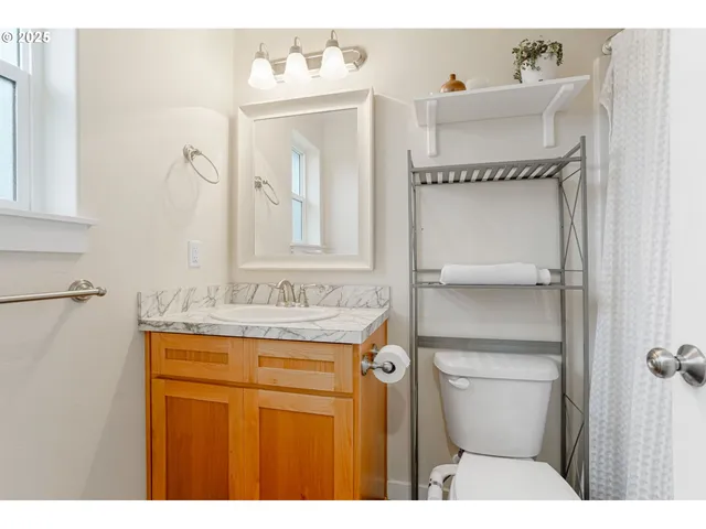 $390,000 | 3902 Hawthorne Avenue Northeast, Salem, OR 97301