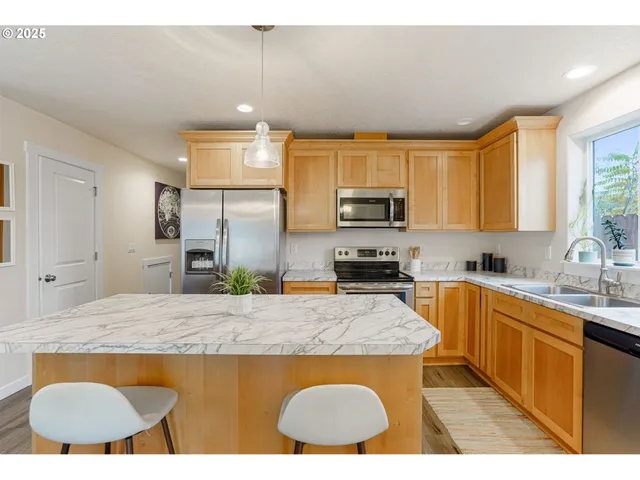 $390,000 | 3902 Hawthorne Avenue Northeast, Salem, OR 97301