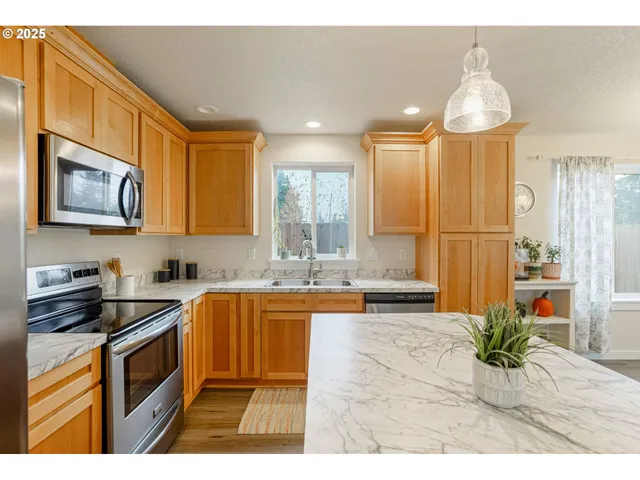 $390,000 | 3902 Hawthorne Avenue Northeast, Salem, OR 97301