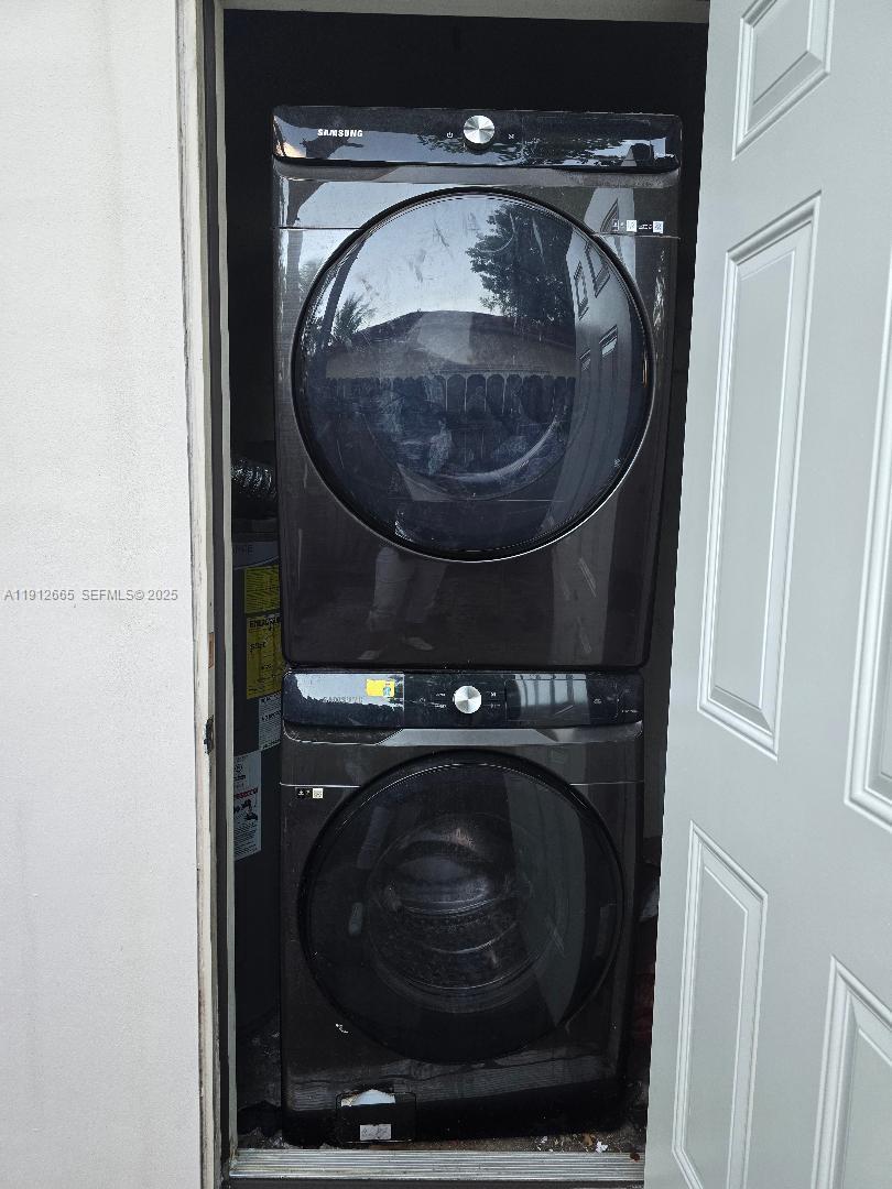 3621 Southwest 47th Avenue West Park, FL 33023 - Photo 10 of 10 a utility room with washing machine