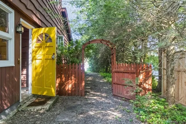 $1,250,000 | 224 Lake Shore Road, Putnam Valley, NY 10579