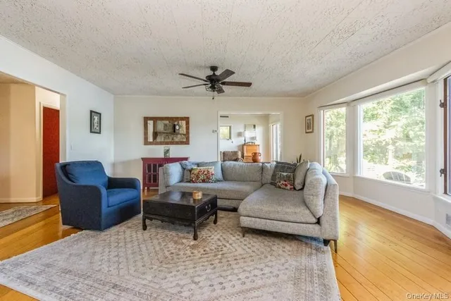 $1,250,000 | 224 Lake Shore Road, Putnam Valley, NY 10579