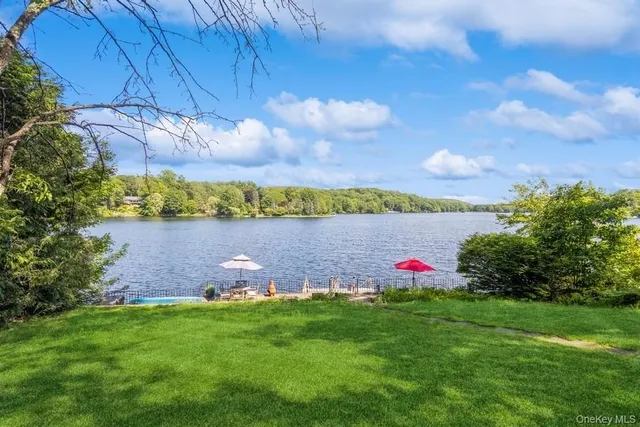 $1,250,000 | 224 Lake Shore Road, Putnam Valley, NY 10579