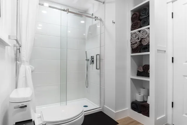 $2,700 | 1821 Jackson Bluff Road, Tallahassee, FL 32304