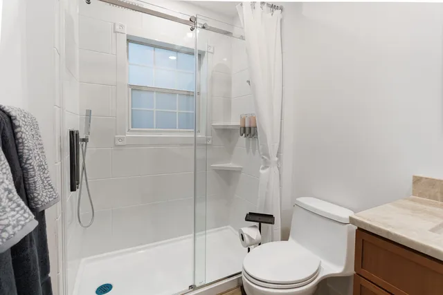 $2,700 | 1821 Jackson Bluff Road, Tallahassee, FL 32304