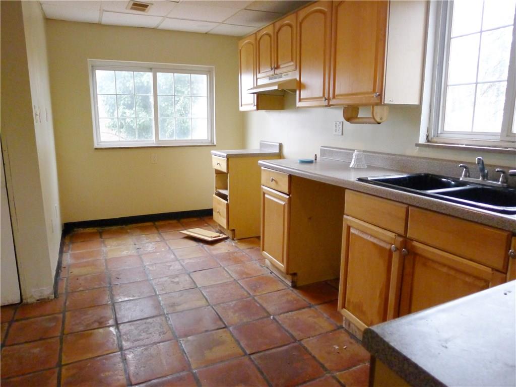 10414 Forbes Road Pittsburgh, PA 15235 - Photo 7 of 23 Gallery Image 7