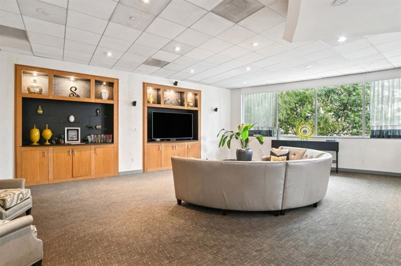 3338 Peachtree Road Northeast, Unit 2607 Atlanta, GA 30326 - Photo 33 of 38