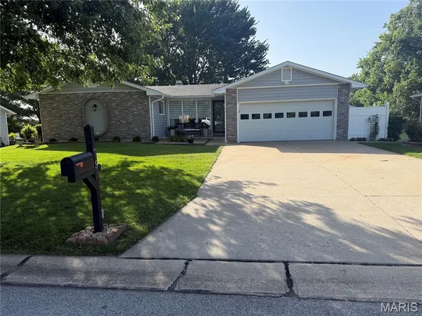 $400,000 | 75 Park Charles Boulevard North, St. Peters, MO 63376