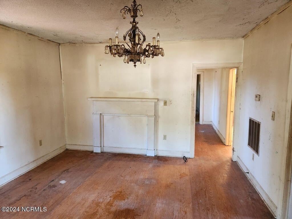 735 Grabtown Road Windsor, NC 27983 - Photo 5 of 18 LIVING ROOM