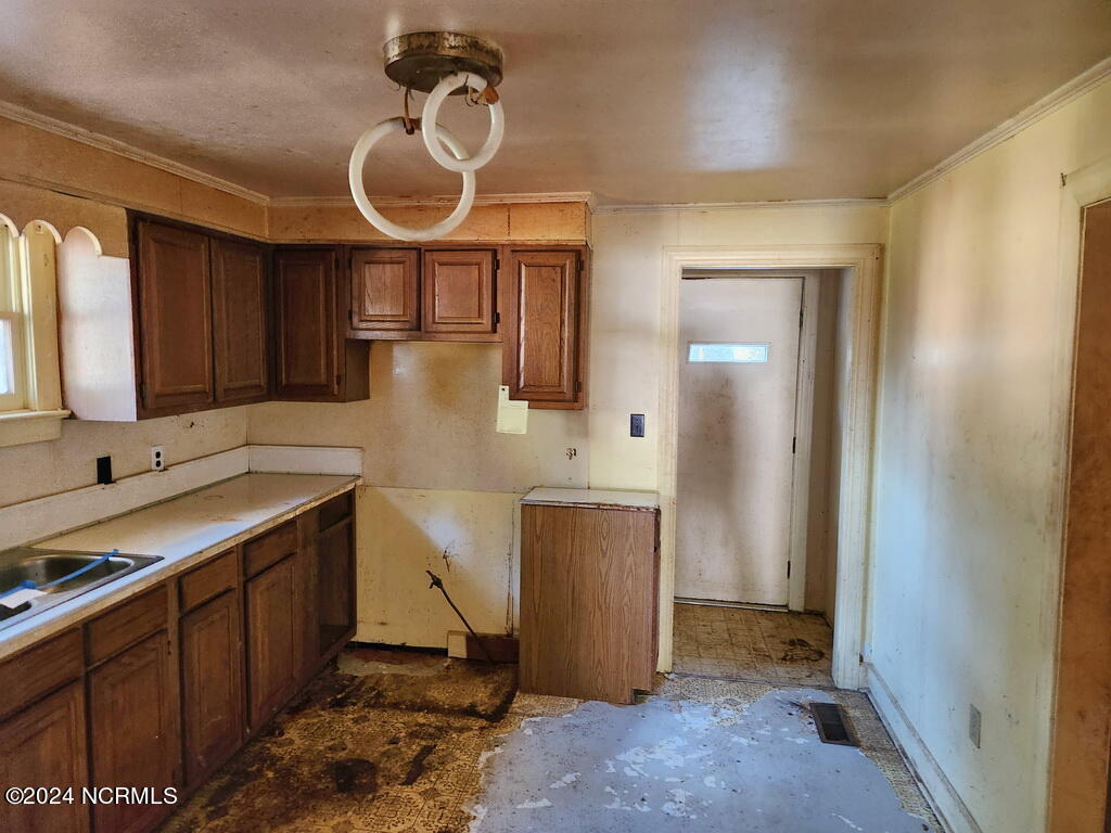 735 Grabtown Road Windsor, NC 27983 - Photo 7 of 18 KITCHEN