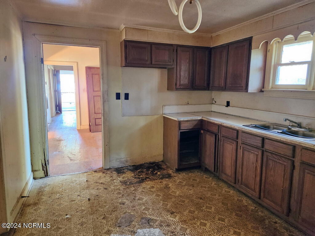 735 Grabtown Road Windsor, NC 27983 - Photo 8 of 18 KITCHEN