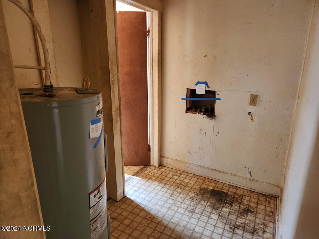 735 Grabtown Road Windsor, NC 27983 - Photo 9 of 18 LAUNDRY