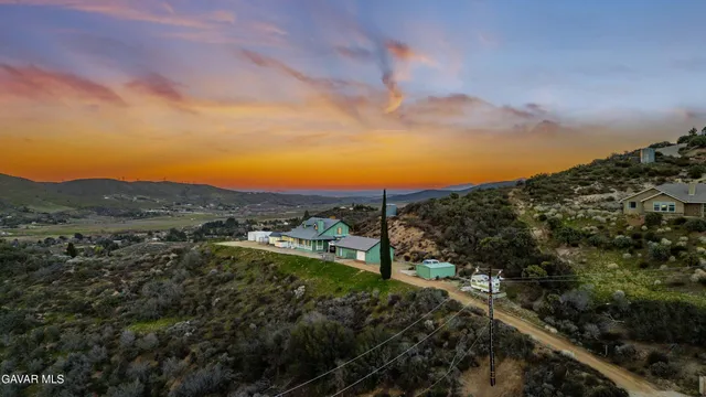 $599,500 | 39910 95th Street West, Leona Valley, CA 93551