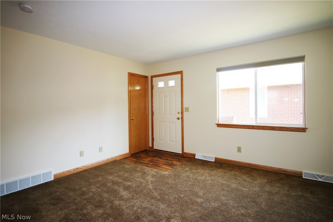 596-598 Gibbs Road Ellet, OH 44312 - Photo 4 of 12
