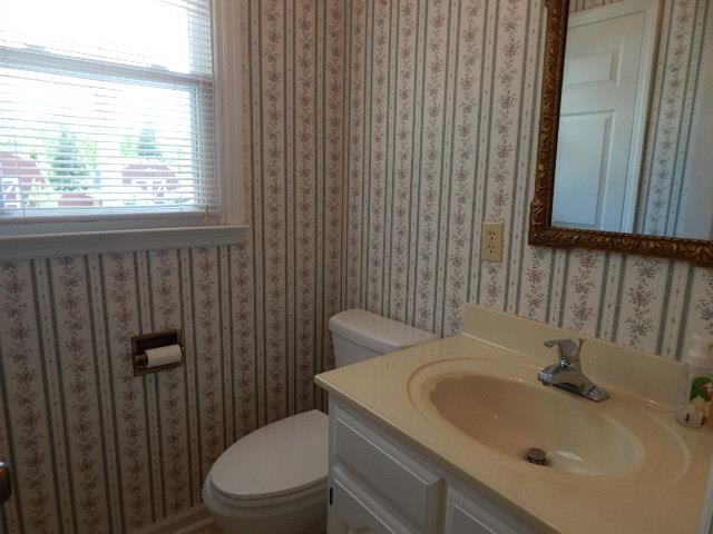 820 Spring Valley Road McMinnville, TN 37110 - Photo 21 of 30 1/2 bath in laundry right off the garage