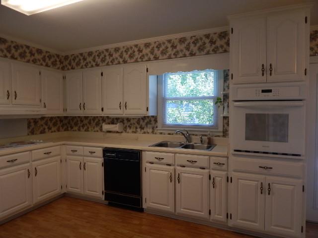 820 Spring Valley Road McMinnville, TN 37110 - Photo 6 of 30 New oven installed in 2018
