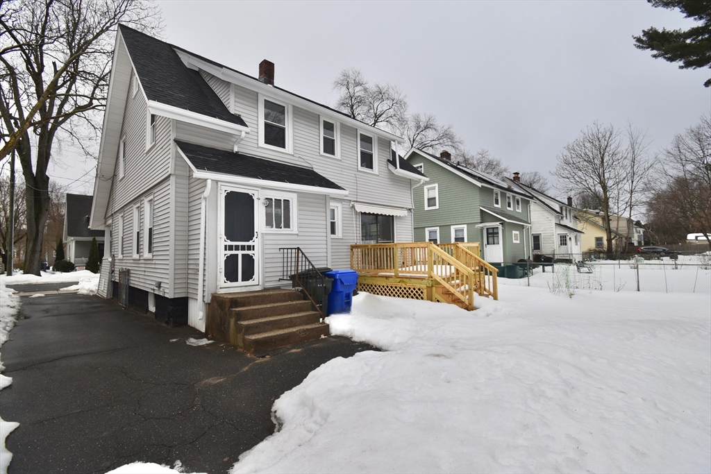 34 Castle Street Springfield, MA 01118 - Photo 2 of 39