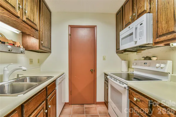 $349,000 | 1 Lynx Drive, Unit C1, Black Mountain, NC 28711