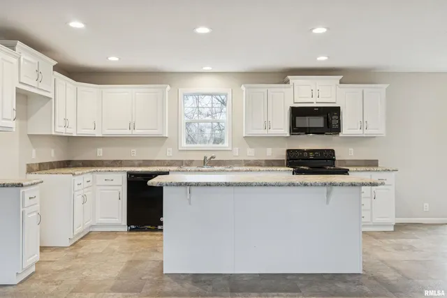 $149,900 | 253 Overton Drive, Winchester, IL 62694