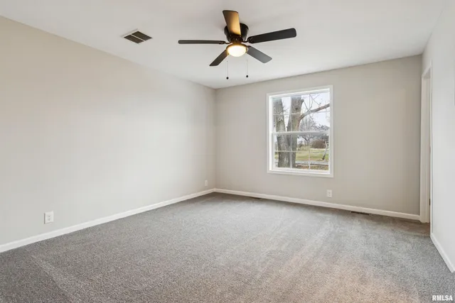 $149,900 | 253 Overton Drive, Winchester, IL 62694