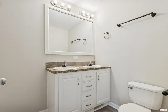 $149,900 | 253 Overton Drive, Winchester, IL 62694