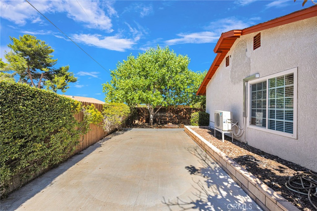 14185 Cuyamaca Road Apple Valley, CA 92307 - Photo 37 of 48