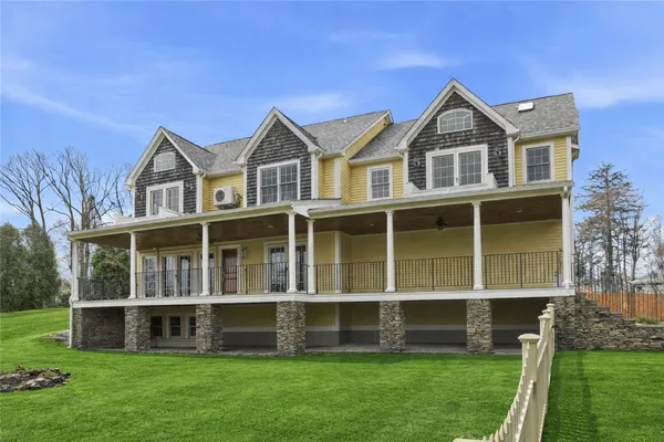 $1,495,000 | 2269 East Main Road, Portsmouth, RI 02871