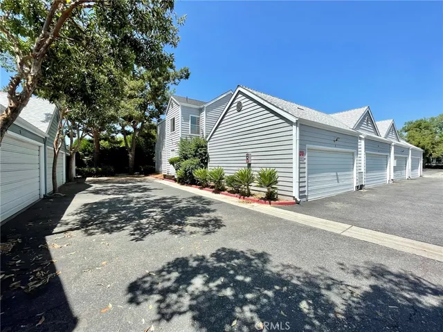 $3,200 | 285 East Villa Street, Unit 4, Pasadena, CA 91101