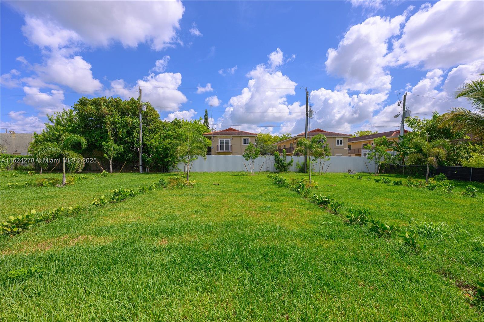 866 Southwest 1st Street Florida City, FL 33034 - Photo 25 of 52 a view of a garden