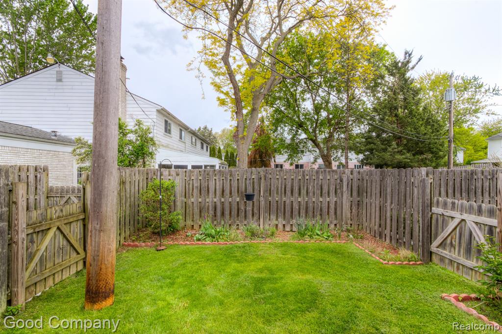 178 Manor Way Rochester Hills, MI 48309 - Photo 37 of 40