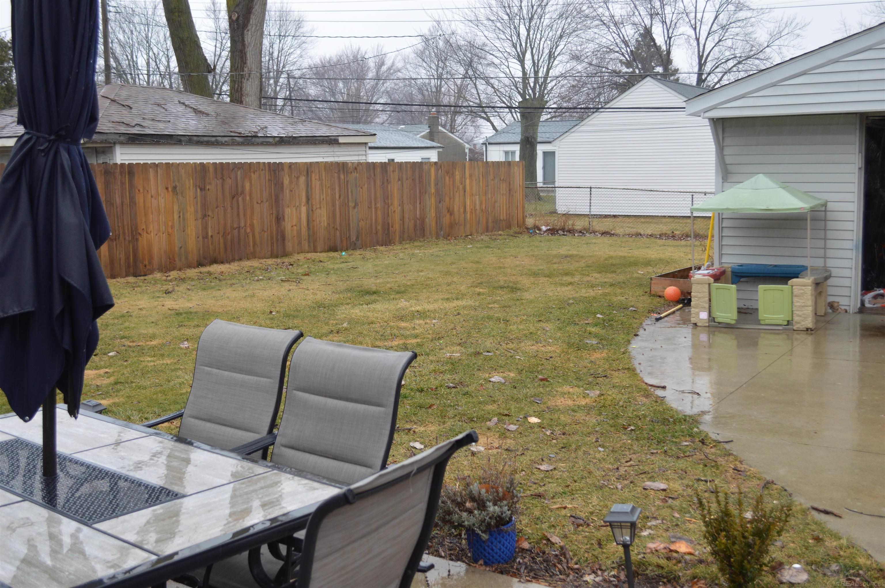 30747 Sutherland Avenue Warren, MI 48088 - Photo 16 of 16