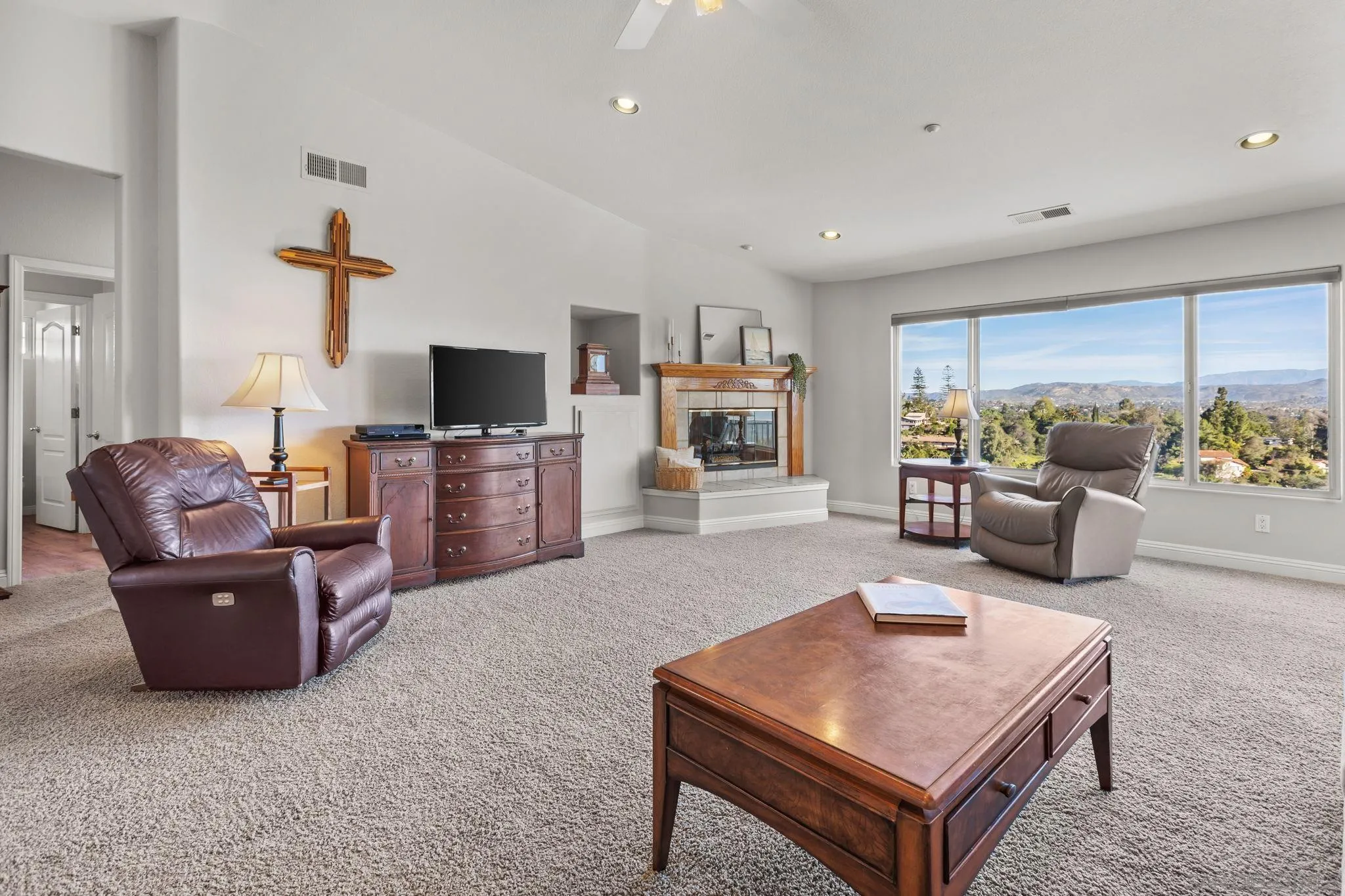 1033 Via Contenta Escondido, CA 92029 - Photo 5 of 30