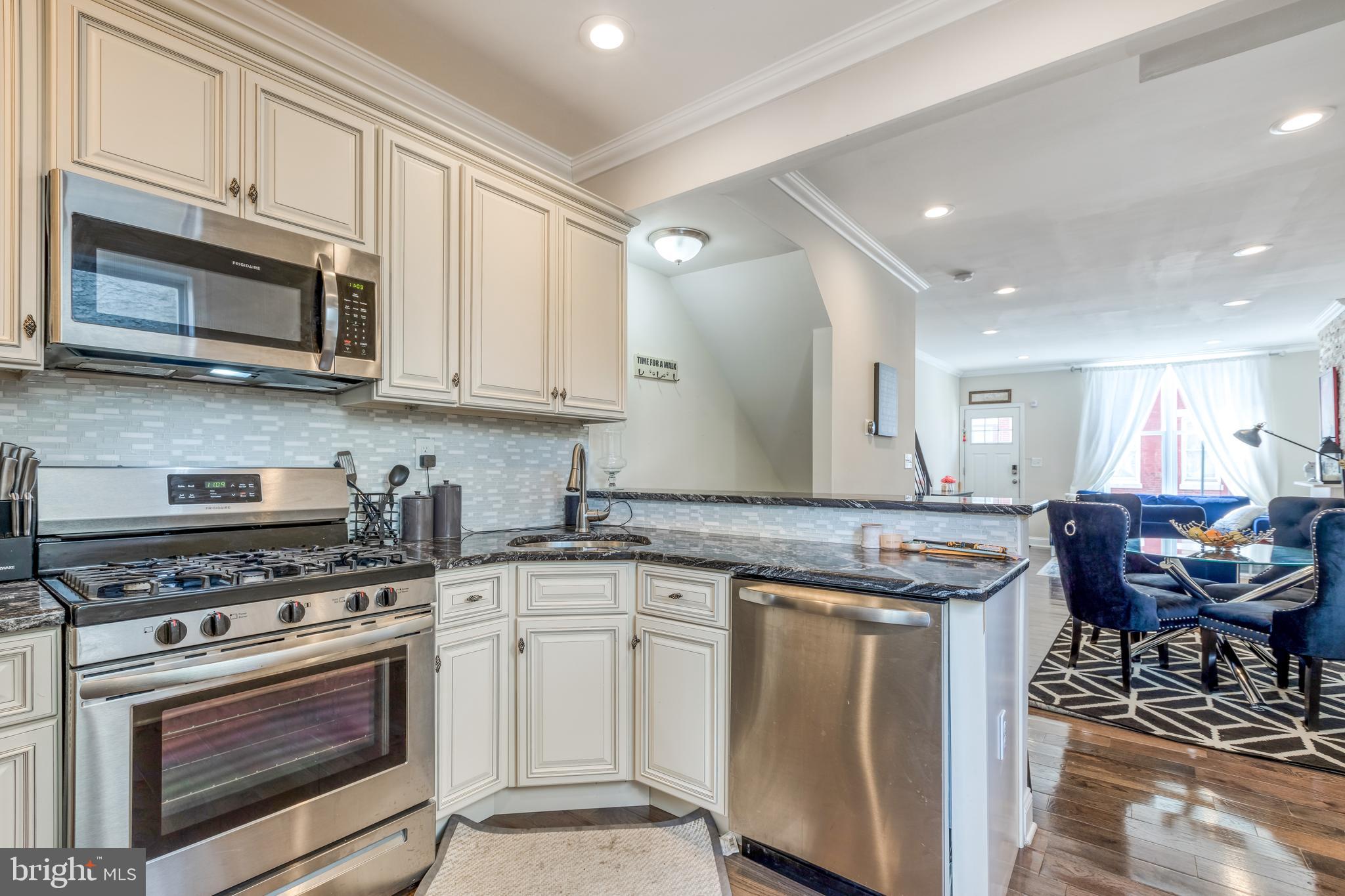 2017 Pierce Street Philadelphia, PA 19145 - Photo 4 of 17 Kitchen