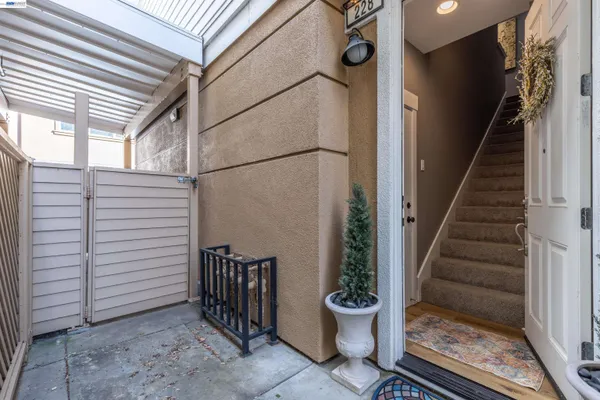 $995,000 | 228 1st Street, Benicia, CA 94510