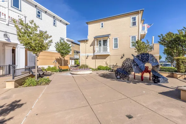$995,000 | 228 1st Street, Benicia, CA 94510