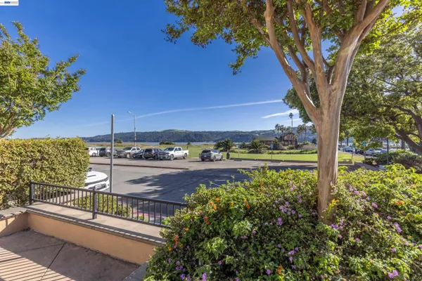 $995,000 | 228 1st Street, Benicia, CA 94510