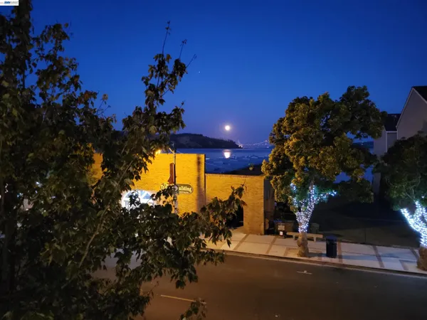 $995,000 | 228 1st Street, Benicia, CA 94510