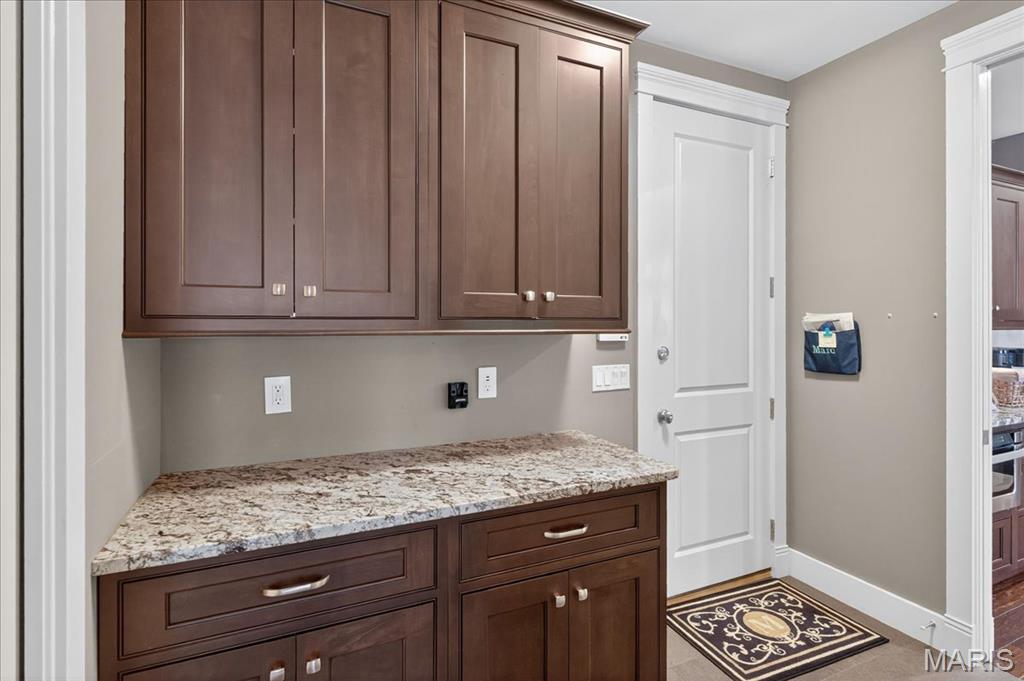 1026 Bridleridge Crossing Spur High Ridge, MO 63049 - Photo 18 of 69