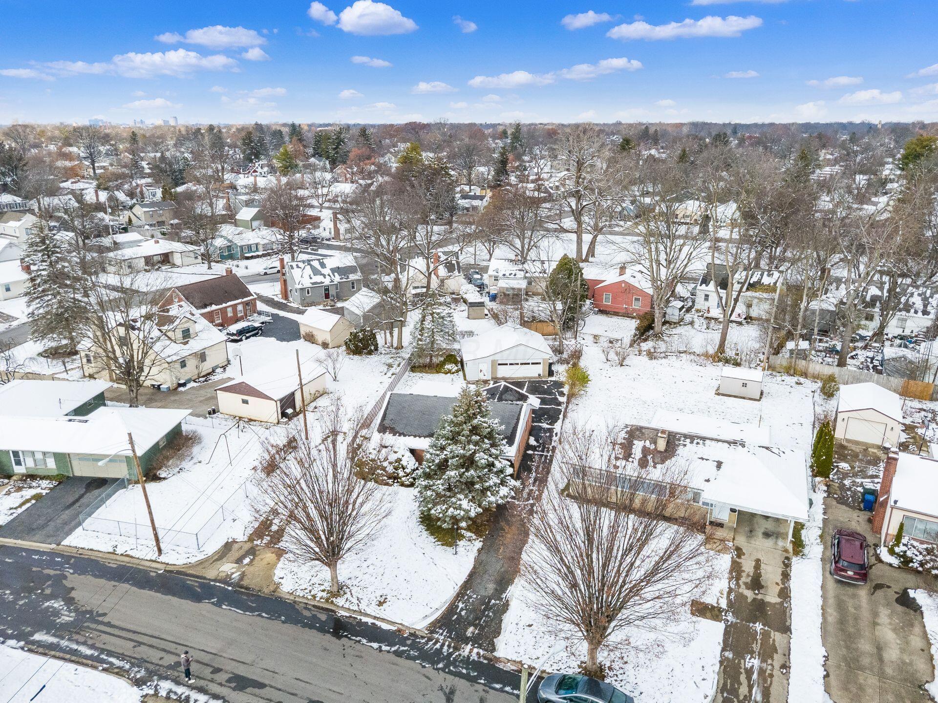 2736 Eastminster Road Columbus, OH 43209 - Photo 34 of 42 Drone