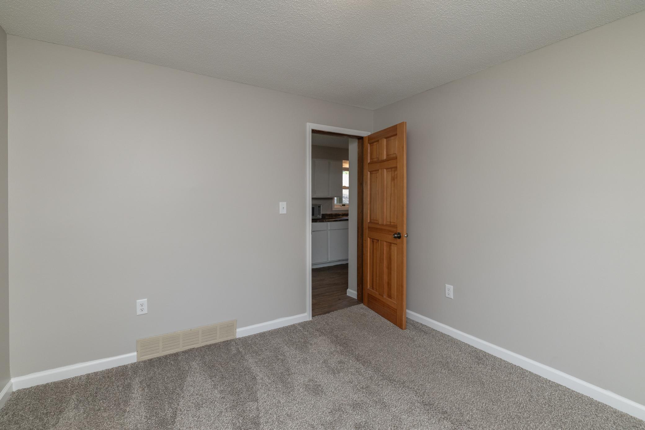 269 South Chestnut Street Ellsworth, WI 54011 - Photo 10 of 39 Gallery Image 10