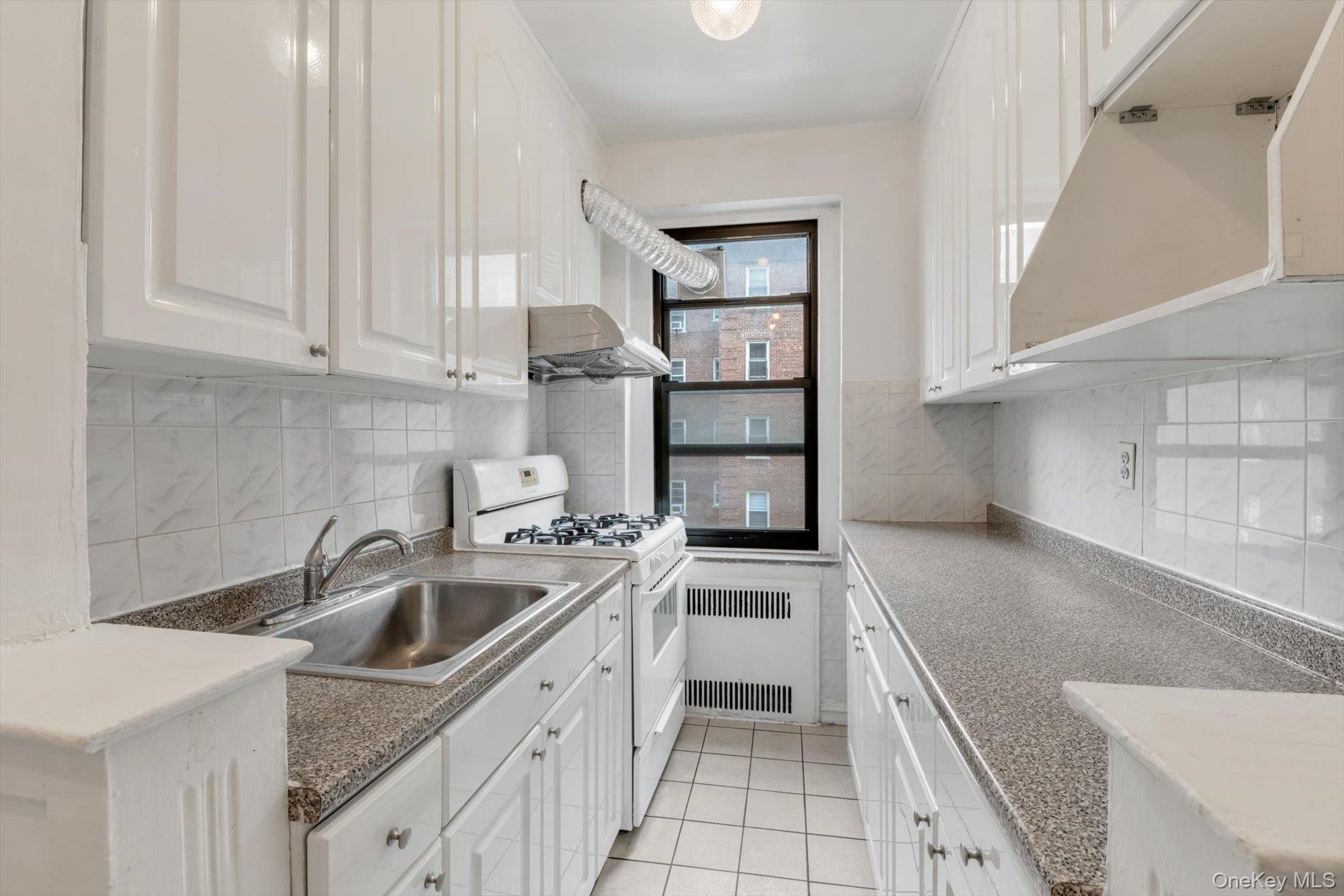 96-11 65th Road, Unit 305 Queens, NY 11374 - Photo 3 of 17