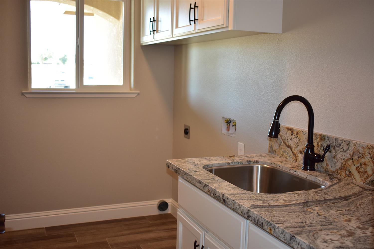 19892 Brightwood Road Madera, CA 93638 - Photo 8 of 15 Gallery Image 8