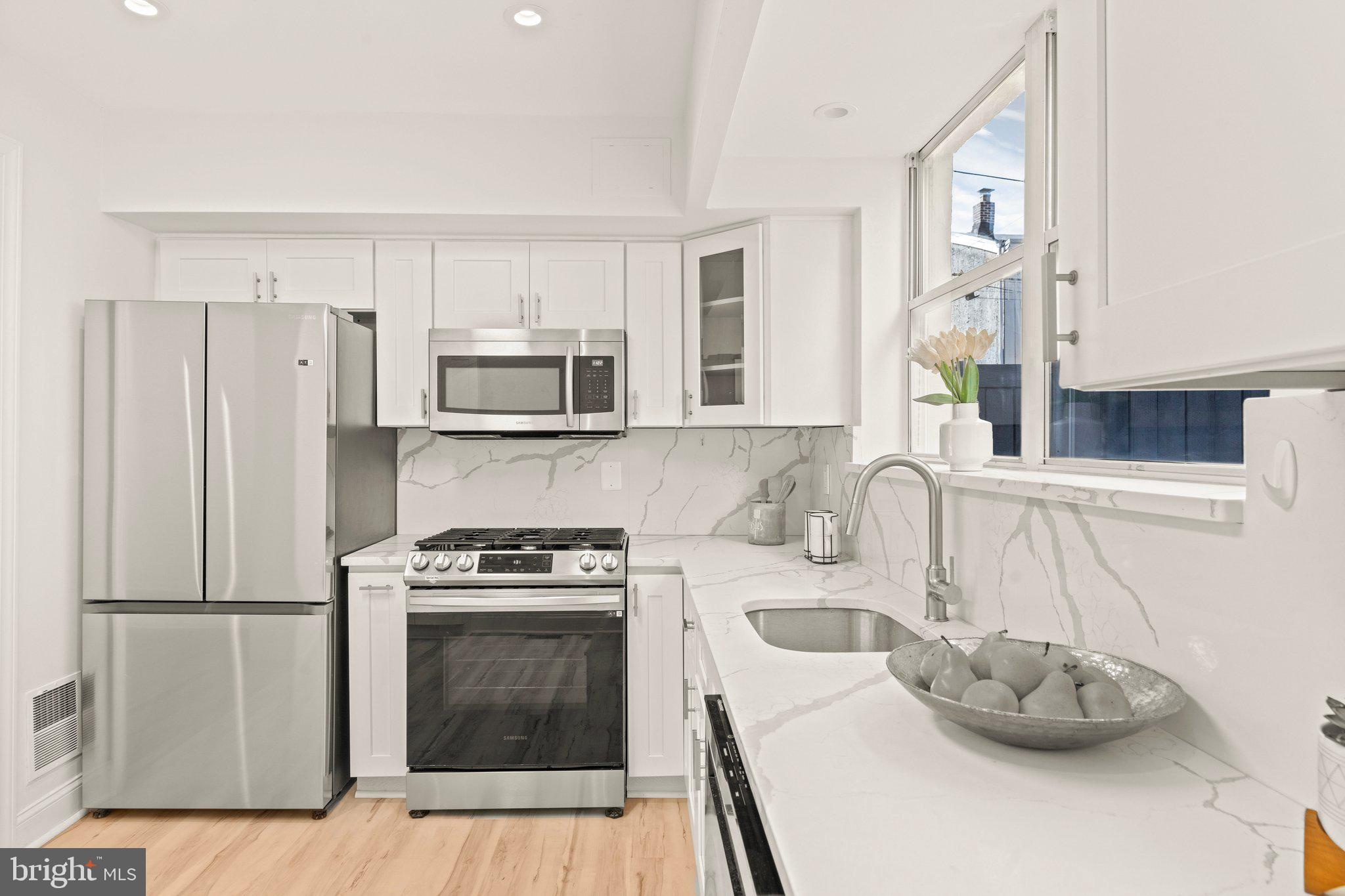 1512 South 4th Street Philadelphia, PA 19147 - Photo 6 of 31