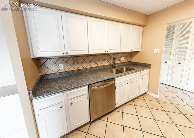 $169,500 | 411 Lakewood Circle, Unit B712, Colorado Springs, CO 80910