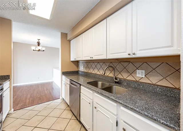 $169,500 | 411 Lakewood Circle, Unit B712, Colorado Springs, CO 80910