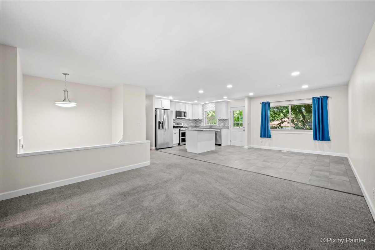 809 Stowell Avenue Streamwood, IL 60107 - Photo 3 of 21