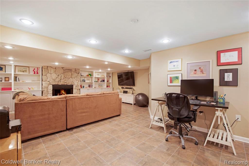 1314 Brook Lane Rochester Hills, MI 48306 - Photo 21 of 32