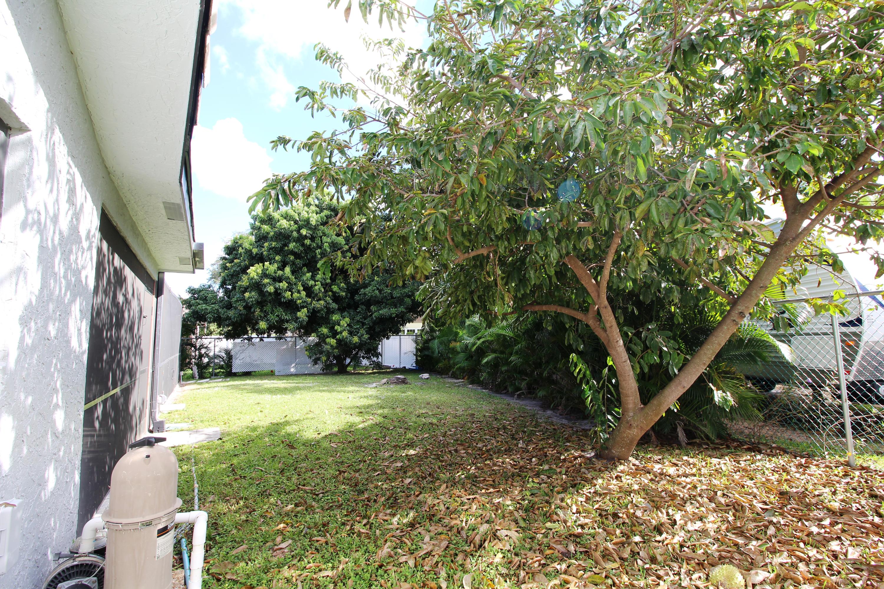 90 Southwest 12th Way Boca Raton, FL 33486 - Photo 32 of 34 garden
