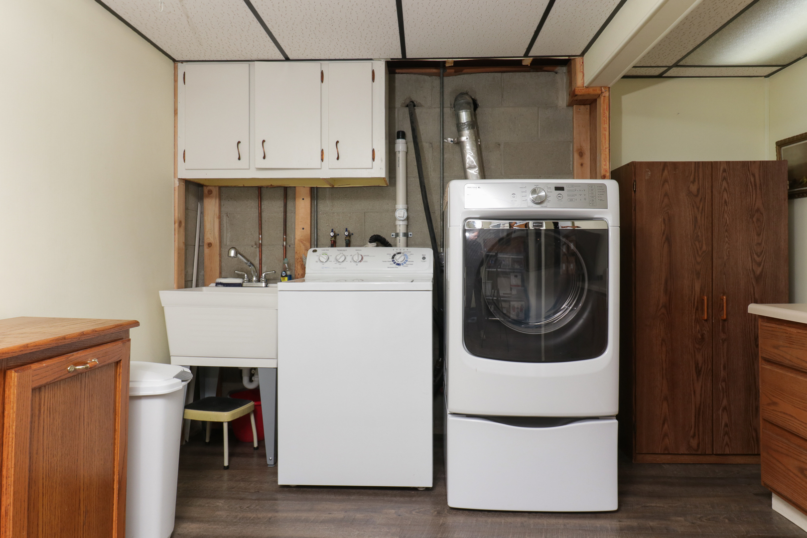 502 Jersey Avenue Normal, IL 61761 - Photo 27 of 46 a utility room with dryer and washer