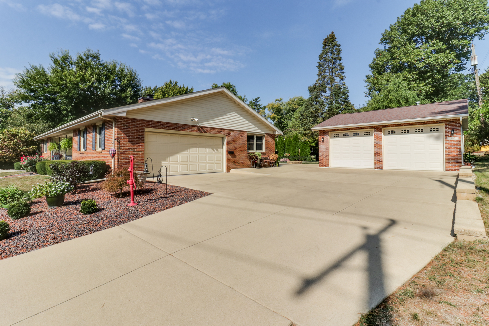 502 Jersey Avenue Normal, IL 61761 - Photo 35 of 46 a view of a house with a patio